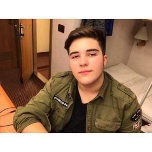 Meet your Posher, Gustavo